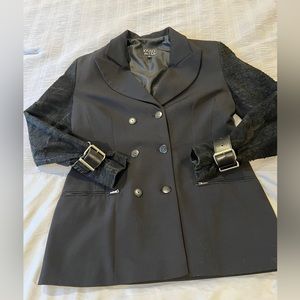 Women’s extravagant Blazer.